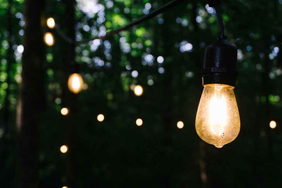 Cómo iluminar una terraza o balcón para disfrutar al máximo